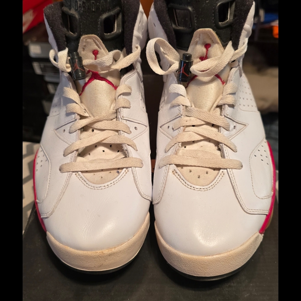 Air Jordan 6 Retro - Picture 2 of 8